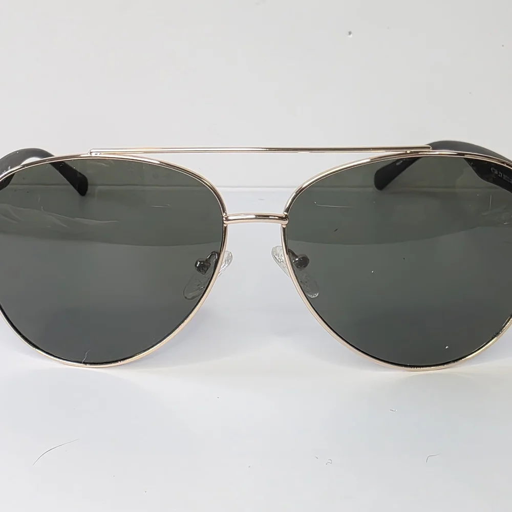 NEW Kenneth Cole Reaction Aviator Sunglasses